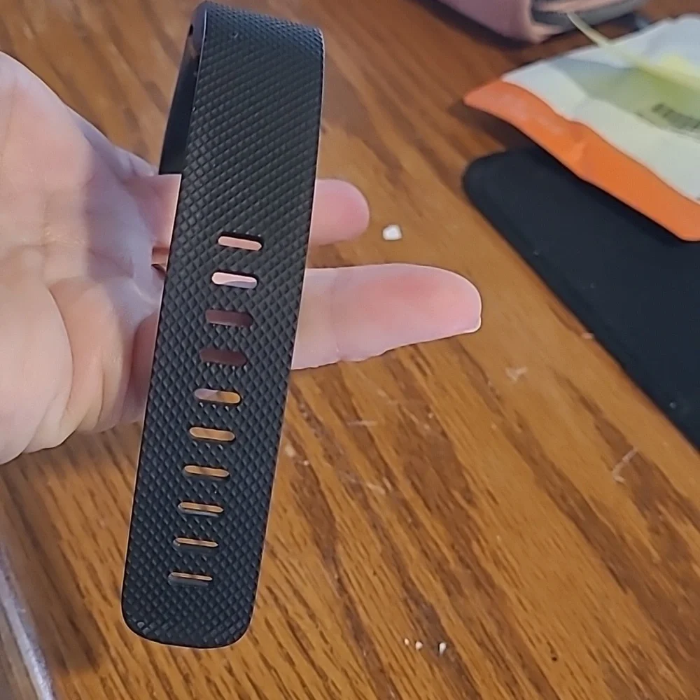 FITBIT CHARGE HR, SZ SM, NO CHARGER